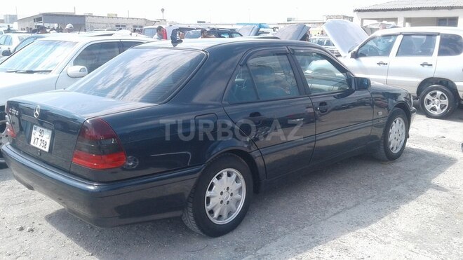 Mercedes C 200 1999, 235,851 km - 2.2 l - Bakı