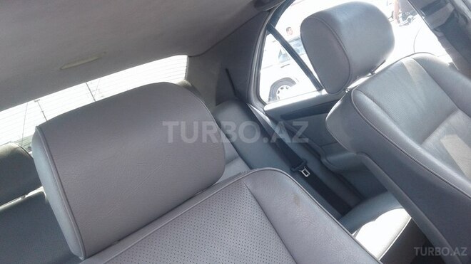 Mercedes C 200 1999, 235,851 km - 2.2 l - Bakı