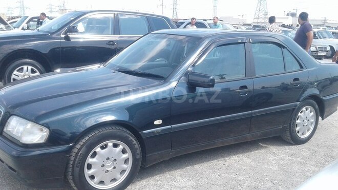 Mercedes C 200 1999, 235,851 km - 2.2 l - Bakı