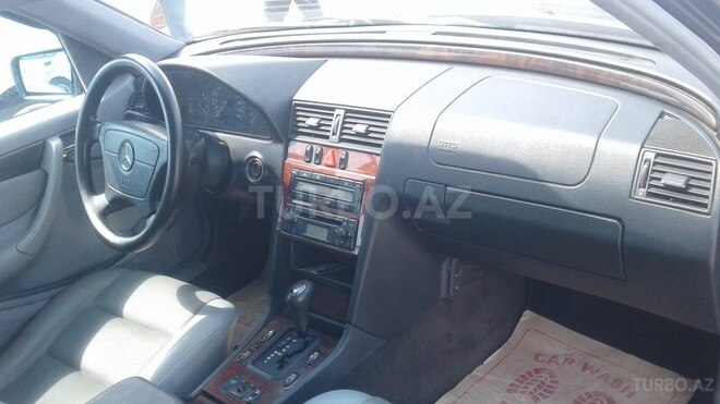 Mercedes C 200 1999, 235,851 km - 2.2 l - Bakı