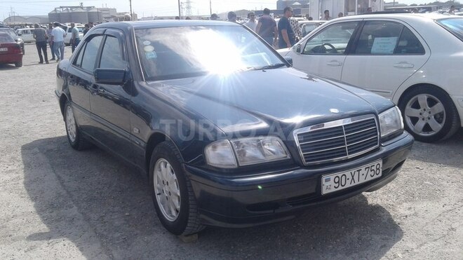 Mercedes C 200 1999, 235,851 km - 2.2 l - Bakı