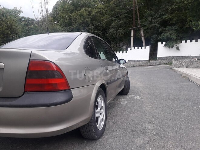 Opel Vectra 1995, 150,000 km - 2.0 l - Şəki