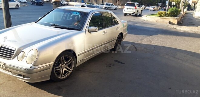 Mercedes E 220 1995, 3,956,465 km - 2.2 л - Bakı
