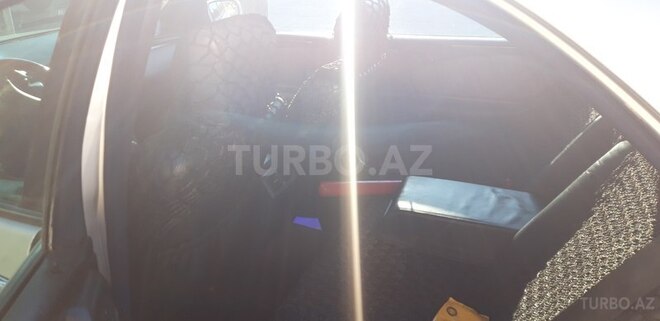 Mercedes E 220 1995, 3,956,465 km - 2.2 л - Bakı