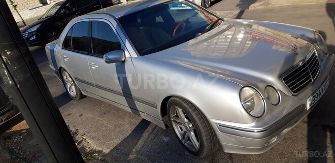 Mercedes E 220 1995, 3,956,465 km - 2.2 л - Bakı