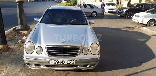 Mercedes E 220 1995, 3,956,465 km - 2.2 л - Bakı