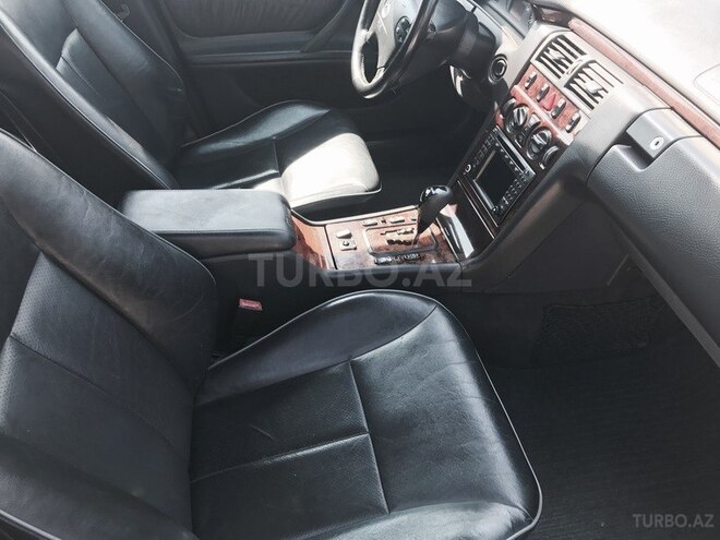 Mercedes E 240 2000, 280,000 km - 2.4 l - Bakı