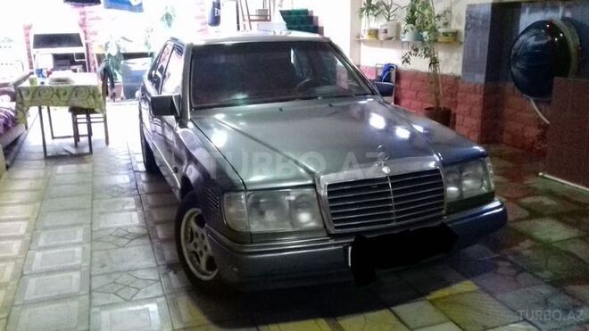 Mercedes E 250 1993, 300,000 km - 2.5 l - Bakı