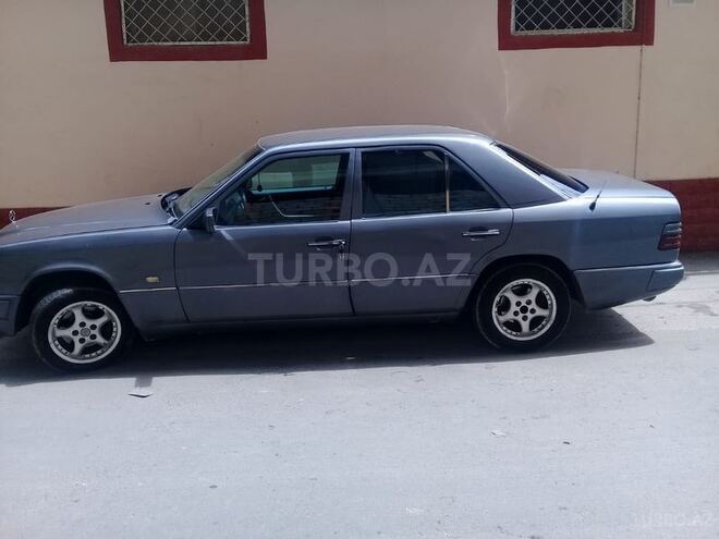 Mercedes E 250 1993, 300,000 km - 2.5 l - Bakı