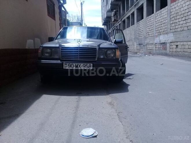 Mercedes E 250 1993, 300,000 km - 2.5 l - Bakı