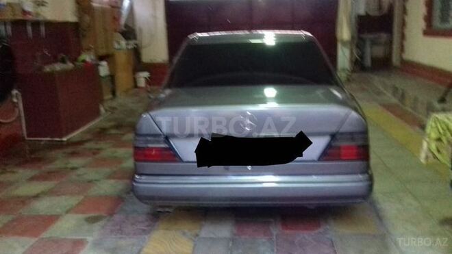 Mercedes E 250 1993, 300,000 km - 2.5 l - Bakı