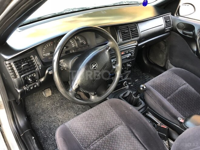 Opel Vectra 1997, 398,000 km - 2.0 л - Sumqayıt