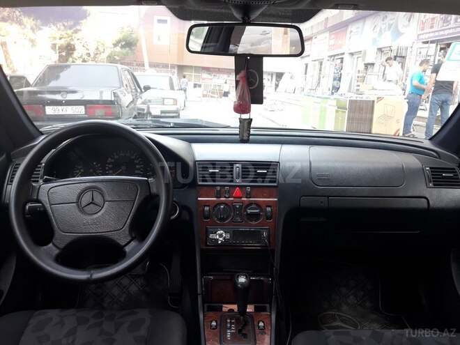 Mercedes C 220 1999, 239,000 km - 2.2 л - Bakı