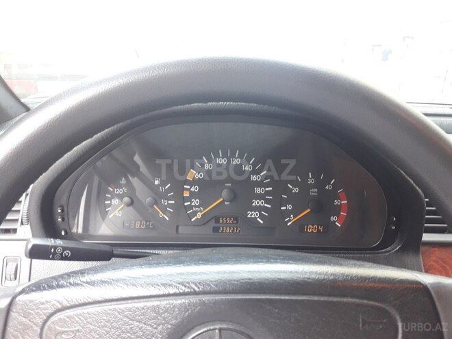 Mercedes C 220 1999, 239,000 km - 2.2 л - Bakı