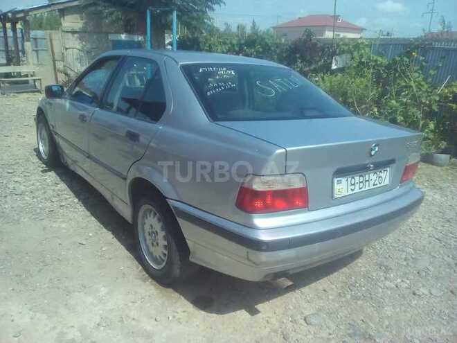 BMW 320 1995, 330,118 km - 2.0 л - Füzuli