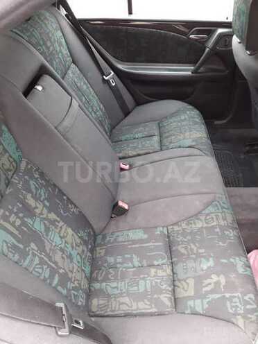 Mercedes E 240 1998, 230,000 km - 2.4 l - Şəmkir