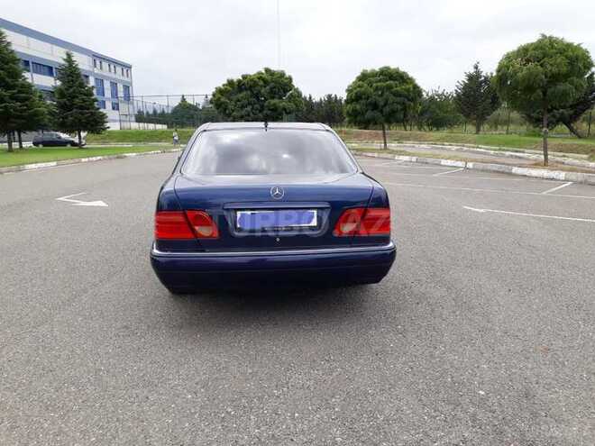 Mercedes E 240 1998, 230,000 km - 2.4 l - Şəmkir
