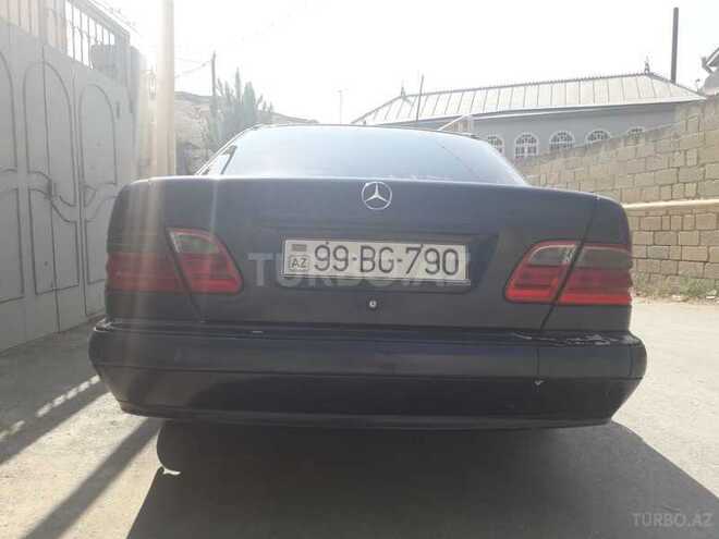 Mercedes E 200 2001, 385,000 km - 2.2 l - Bakı