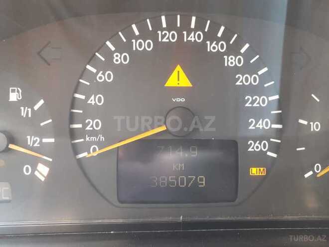 Mercedes E 200 2001, 385,000 km - 2.2 l - Bakı