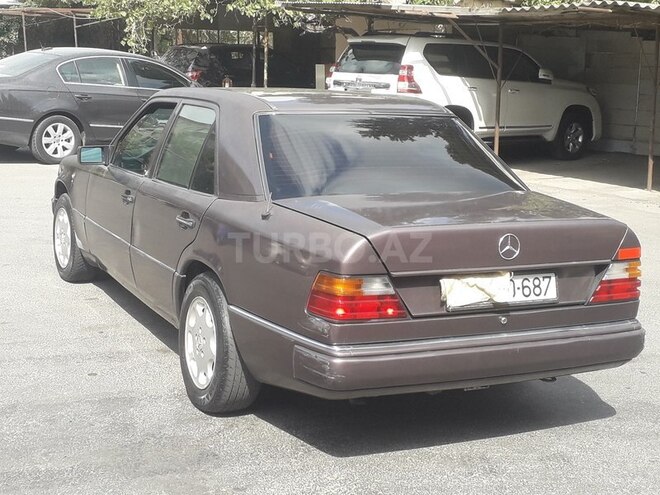 Mercedes E 250 1991, 7,222 km - 2.5 л - Bakı