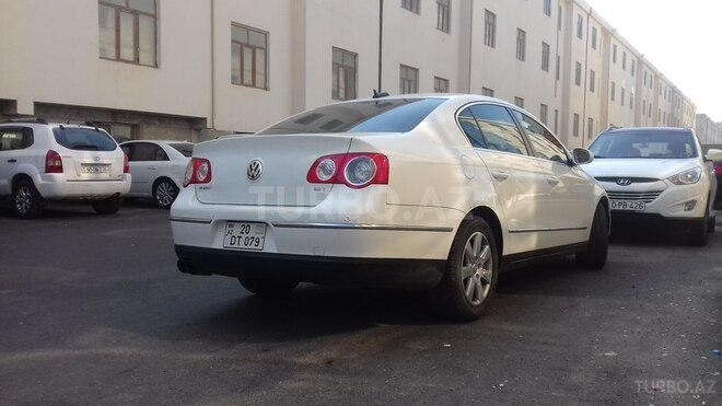 Volkswagen Passat 2005, 280,000 km - 2.0 l - Bakı