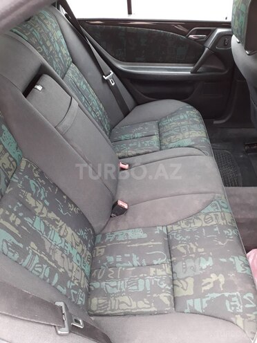Mercedes E 240 1998, 245,000 km - 2.6 l - Şəmkir
