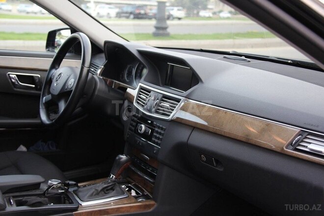 Mercedes E 200 2010, 167,800 km - 1.8 l - Bakı