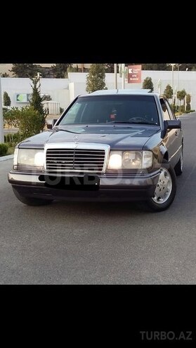 Mercedes E 220 1994, 298,000 km - 2.2 l - Bakı