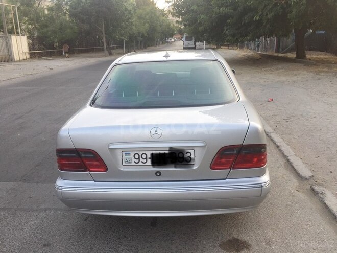 Mercedes E 240 1999, 176,000 km - 2.4 l - Bakı