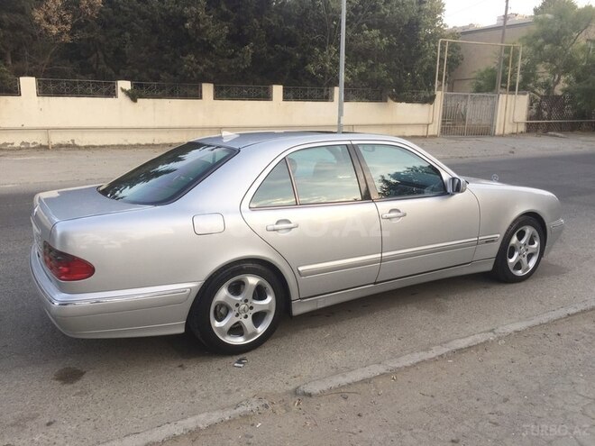 Mercedes E 240 1999, 176,000 km - 2.4 l - Bakı