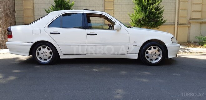 Mercedes C 230 1997, 271,500 km - 2.3 л - Bakı