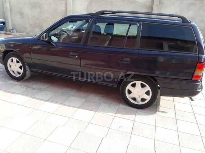 Opel Astra 1995, 300,000 km - 1.6 l - Bakı
