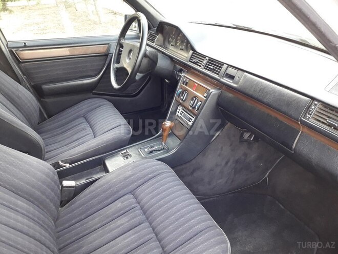 Mercedes E 230 1989, 257,000 km - 2.3 l - Sumqayıt