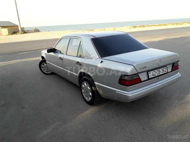 Mercedes E 230 1989, 257,000 km - 2.3 l - Sumqayıt