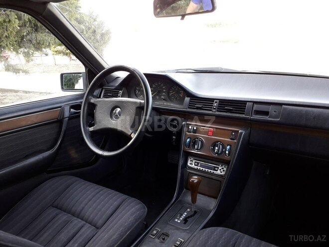 Mercedes E 230 1989, 257,000 km - 2.3 l - Sumqayıt