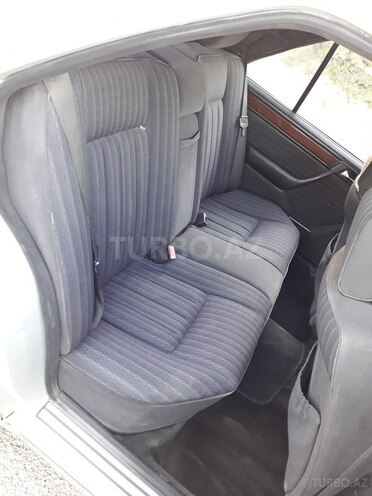Mercedes E 230 1989, 257,000 km - 2.3 l - Sumqayıt