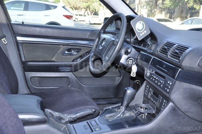 BMW 523 1997, 270,000 km - 2.5 l - Bakı