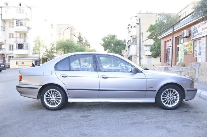 BMW 523 1997, 270,000 km - 2.5 l - Bakı