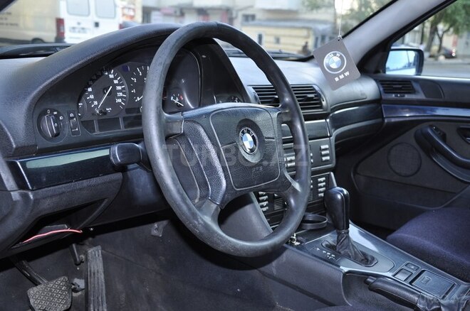 BMW 523 1997, 270,000 km - 2.5 l - Bakı