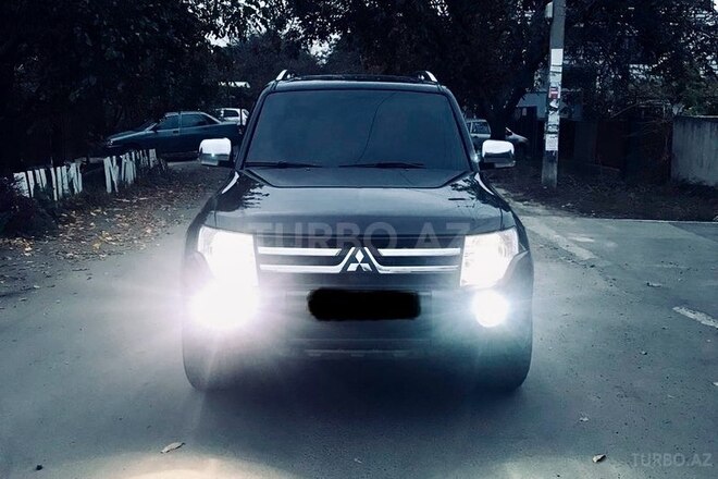 Mitsubishi Pajero 2008, 175,000 km - 3.0 l - Bakı