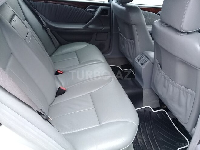 Mercedes E 240 2001, 247,000 km - 2.6 l - Xaçmaz