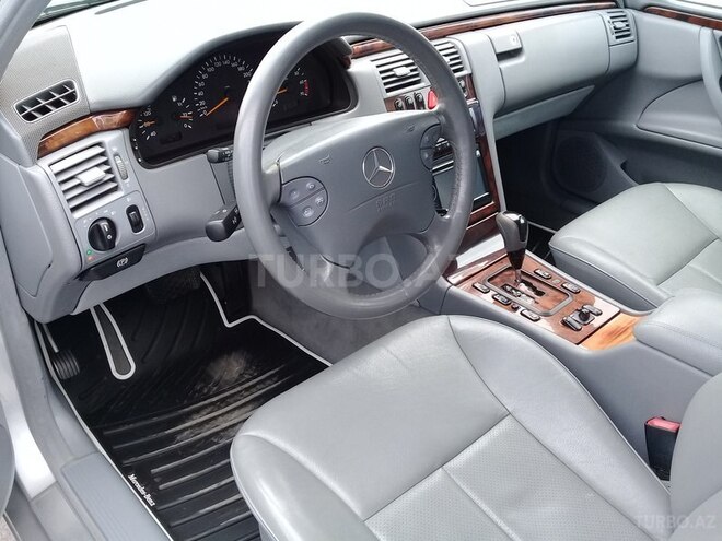 Mercedes E 240 2001, 247,000 km - 2.6 l - Xaçmaz