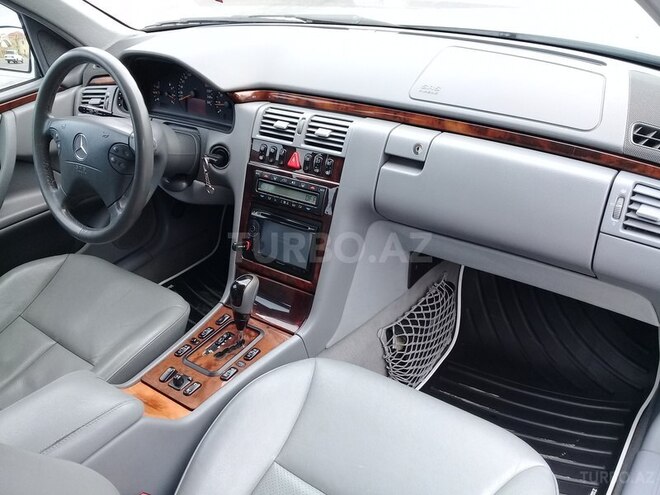 Mercedes E 240 2001, 247,000 km - 2.6 l - Xaçmaz