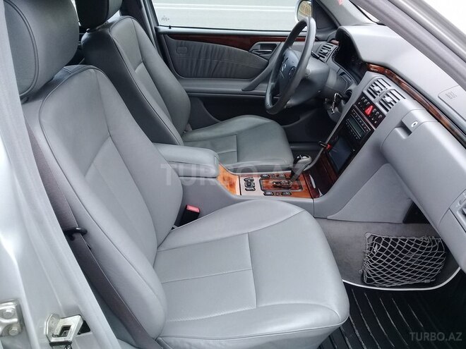 Mercedes E 240 2001, 247,000 km - 2.6 l - Xaçmaz