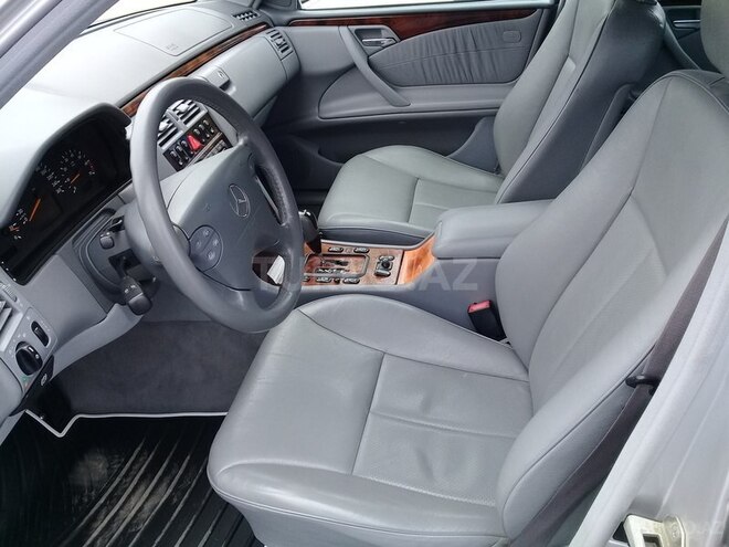 Mercedes E 240 2001, 247,000 km - 2.6 l - Xaçmaz
