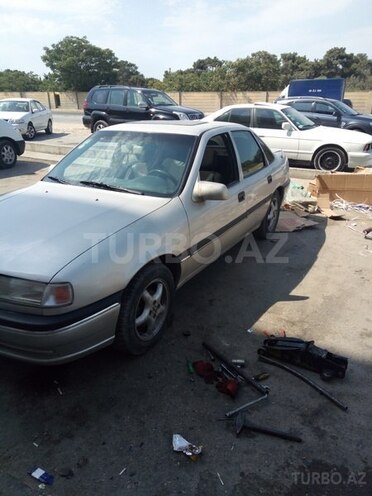 Opel Vectra 1992, 389,253 km - 2.0 л - Bakı