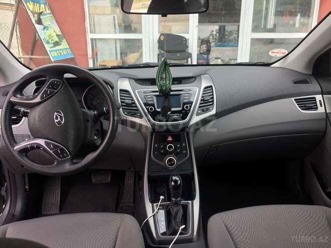 Hyundai Elantra 2014, 68,045 km - 1.8 l - Qusar
