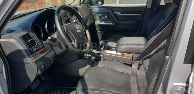 Mitsubishi Pajero 2013, 97,000 km - 3.5 л - Bakı