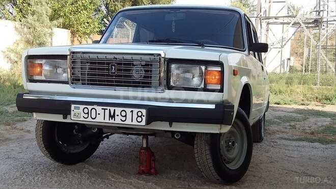LADA (VAZ) 2107 2009, 468,567 km - 1.6 l - Salyan