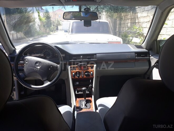 Mercedes E 200 1994, 421,118 km - 2.0 l - Bakı